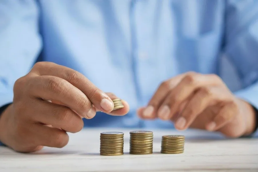Saving-tips-for-young-professionals man saving. saving tips for young professionals
