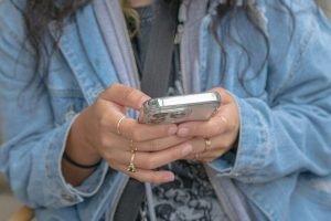 The Easiest Side Hustles You Can Start From Your Phone