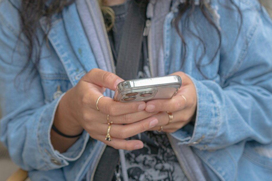 Side hustles you can start from your phone